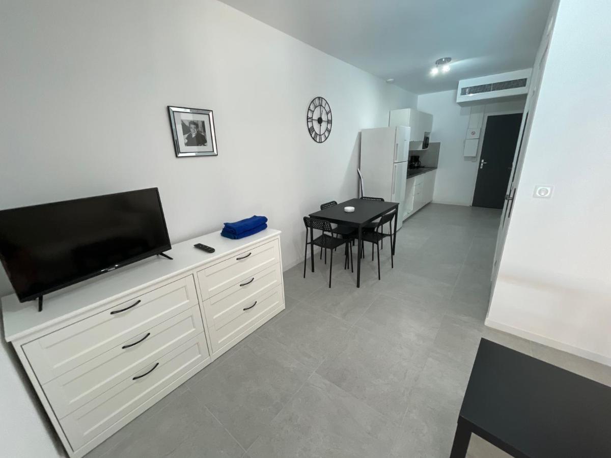 Appartement 30 M2, Piscine Et Parking Prive มูอองส์ ซาร์ตูซ์ ภายนอก รูปภาพ