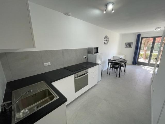 Appartement 30 M2, Piscine Et Parking Prive มูอองส์ ซาร์ตูซ์ ภายนอก รูปภาพ