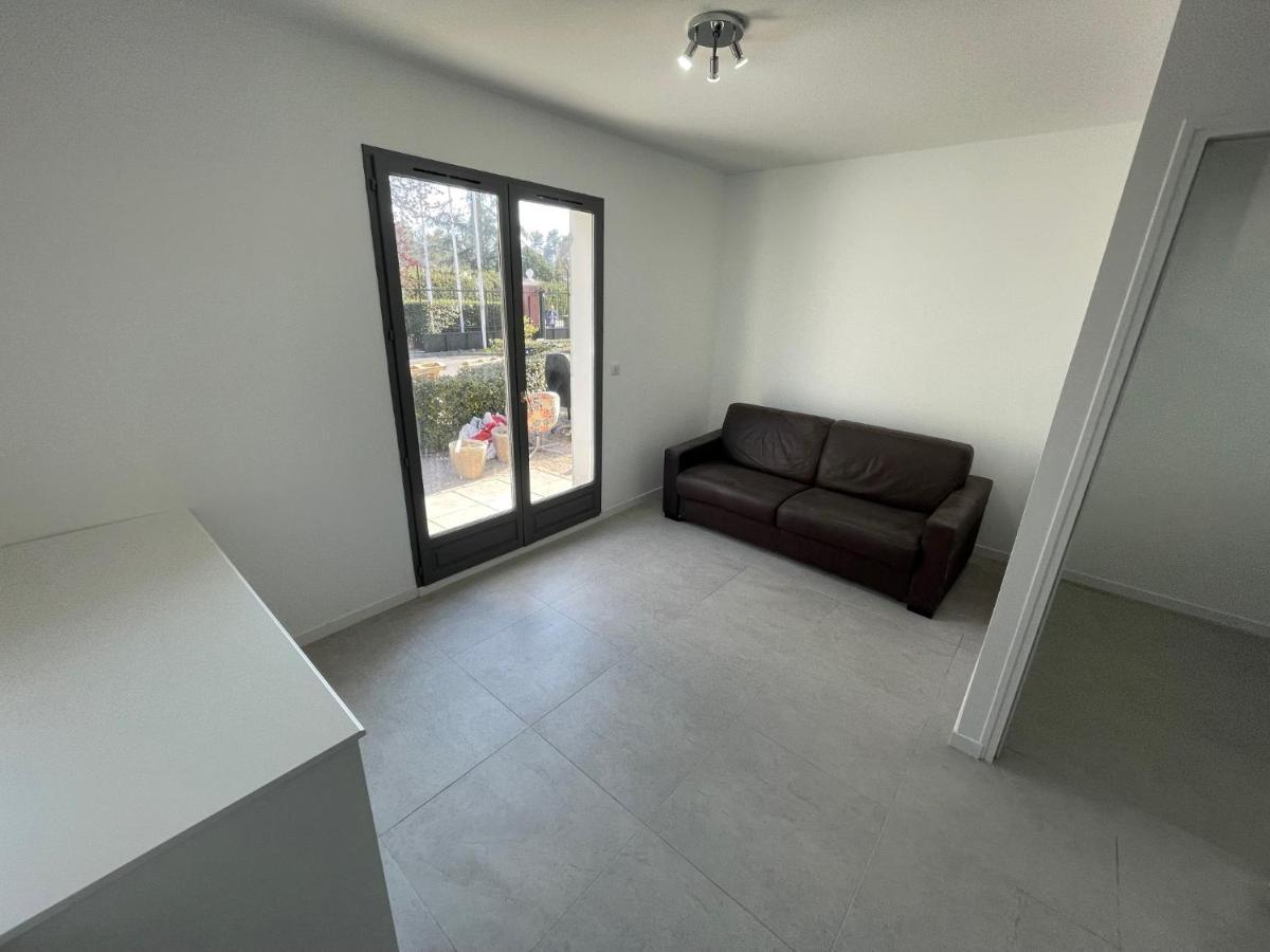 Appartement 30 M2, Piscine Et Parking Prive มูอองส์ ซาร์ตูซ์ ภายนอก รูปภาพ